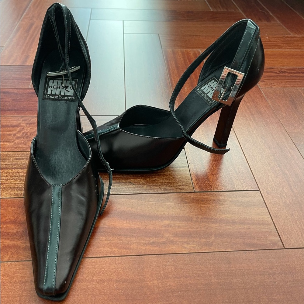 Cesare Paciotti leather pumps - size 37.5 - New without Box - vintage from 90s